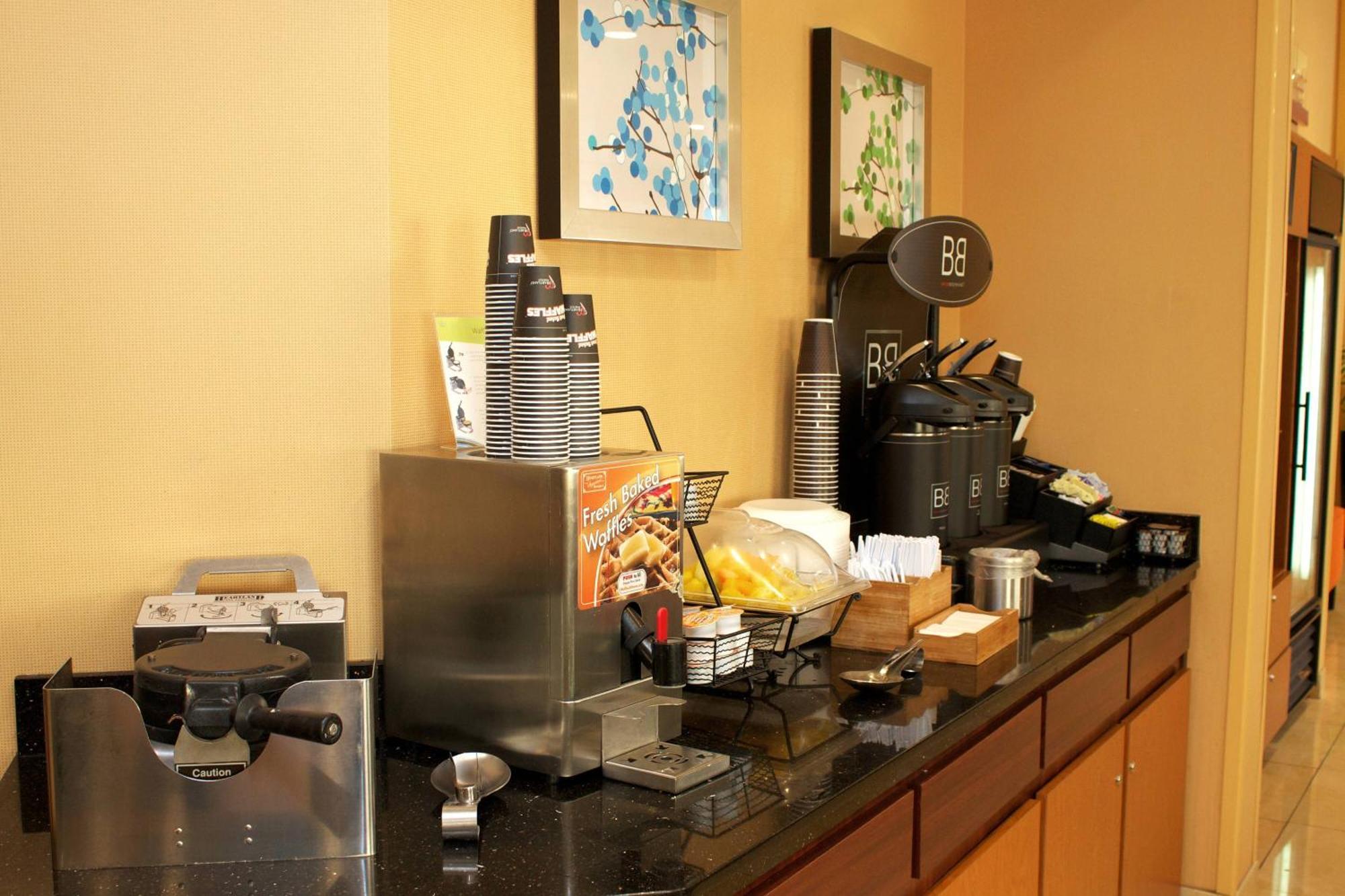 Hotel Fairfield Inn&suites St Petersburg Clearwater 3*